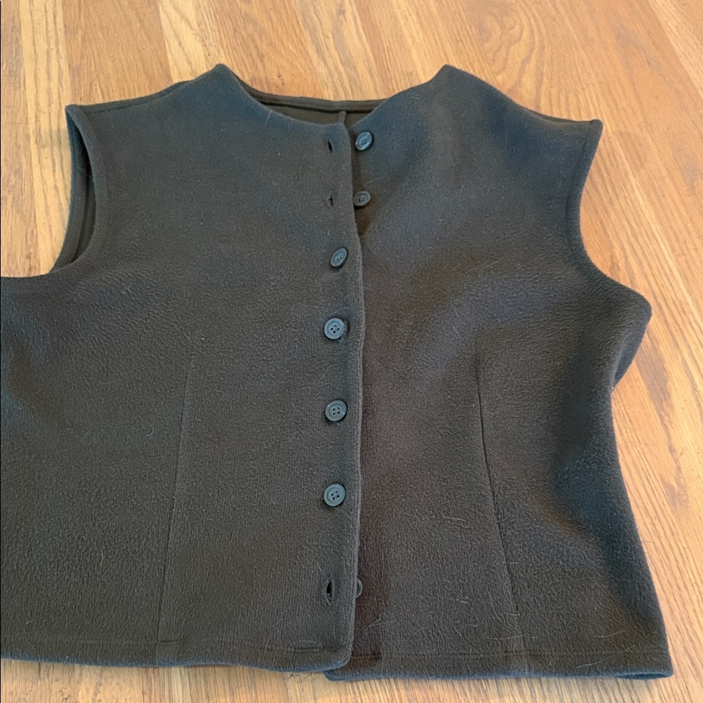 Green Sleeveless Button-Up Vest